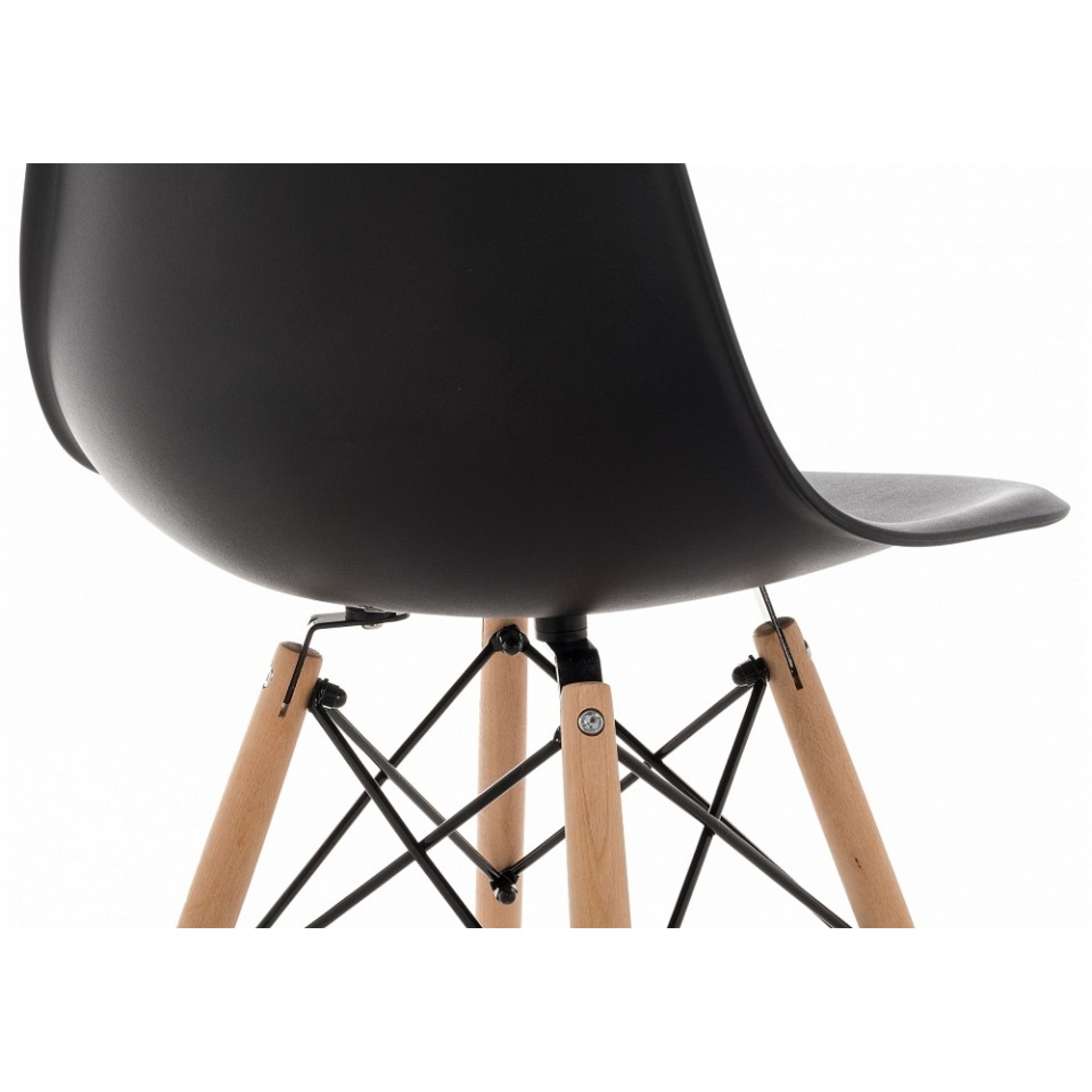 Стул Eames PC-015    WO_11177